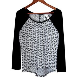 Society Girl Black and‎ White Zig-Zag Pattern Blouse Pullover Women's Size Large